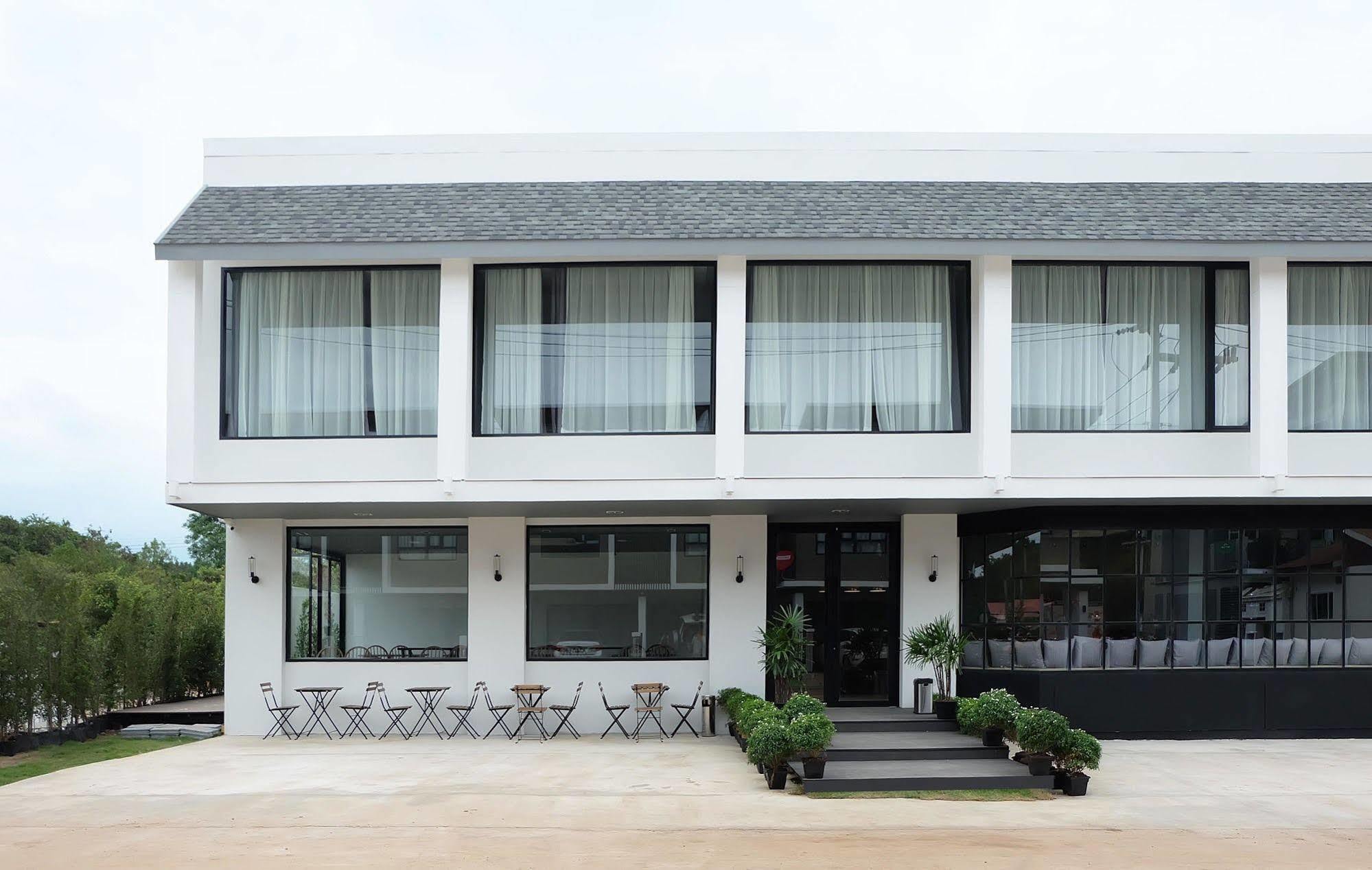 Srianunt Boutique Hotel Buriram Exterior photo